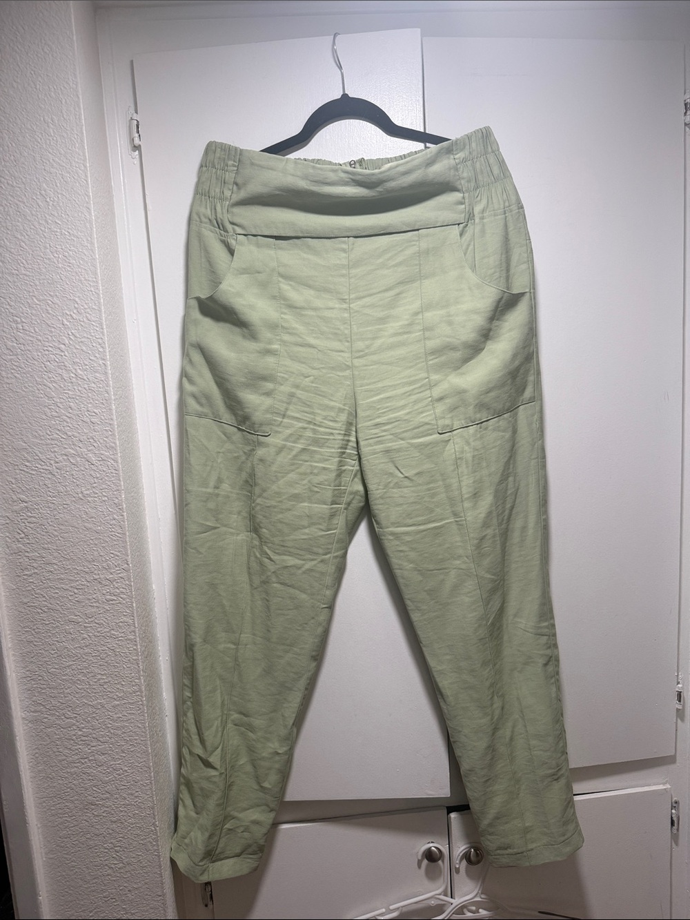 Casual High-Waist Straight Leg Pants in Light Sage Green